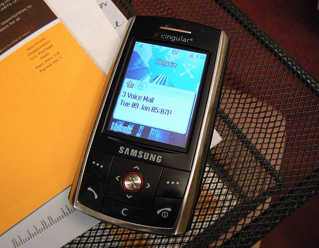 Voicemailes on a basic feature phone